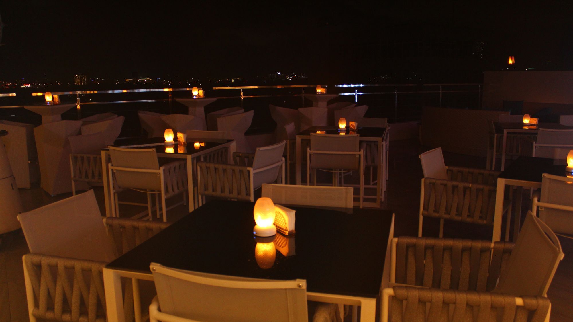 City Park Hotel Residences Taguig Ngoại thất bức ảnh